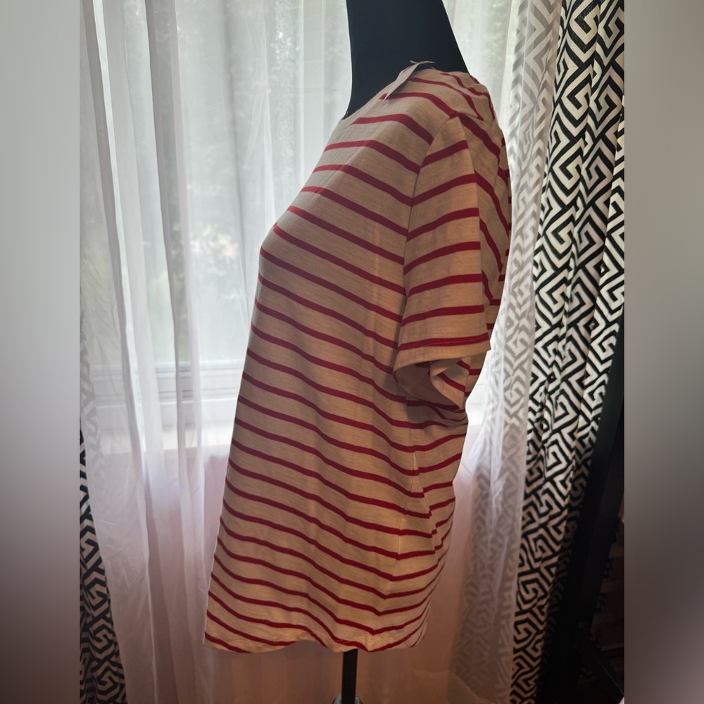 Old Navy Women’s Striped Tee - Picture 4 of 4